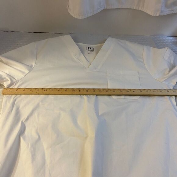New white scrubs UA butter soft + Cherokee top large - Picture 5 of 5